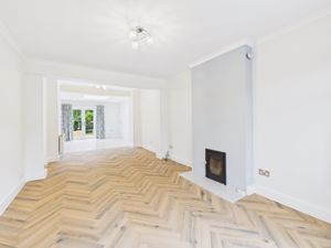 Sitting Room- click for photo gallery